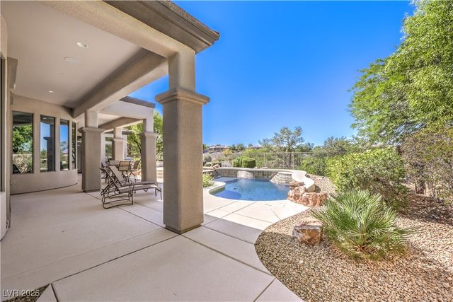 29 Golf Crest Court, Henderson, NV 89052