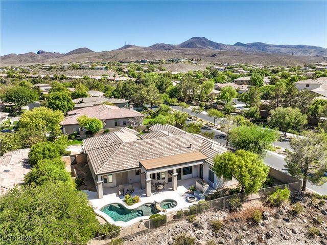 29 Golf Crest Court, Henderson, NV 89052