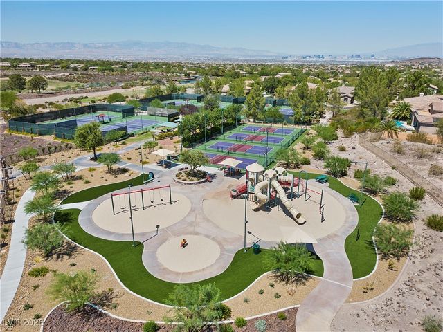 29 Golf Crest Court, Henderson, NV 89052