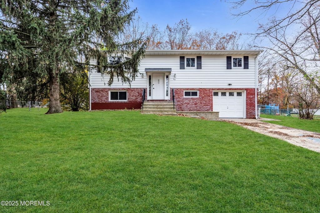 47 Beam Avenue, Jackson, NJ 08527