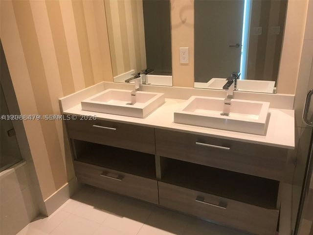 1300 S Miami Ave 3003, Miami, FL 33130