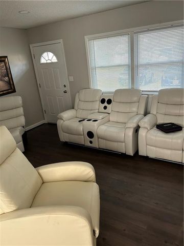 11415 Richmond Avenue, Kansas City, MO 64134