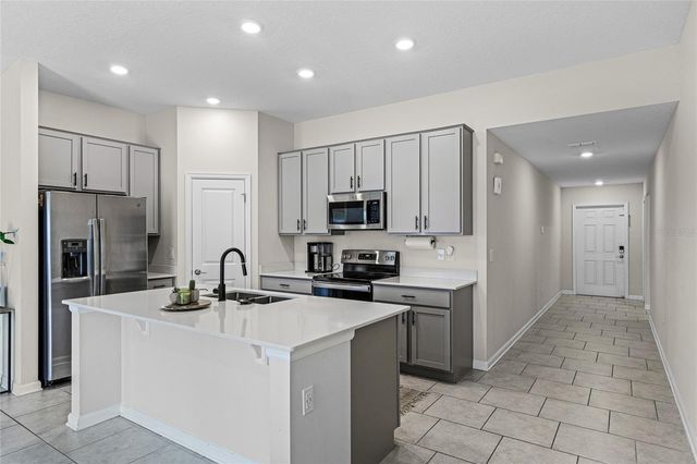 425 N ANDREA CIRCLE, Haines City, FL 33844