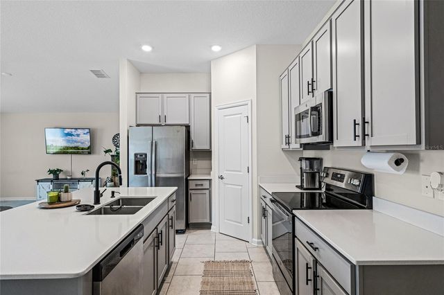 425 N ANDREA CIRCLE, Haines City, FL 33844