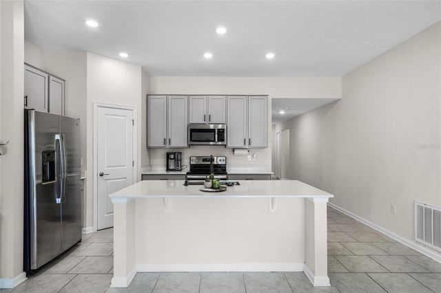 425 N ANDREA CIRCLE, Haines City, FL 33844