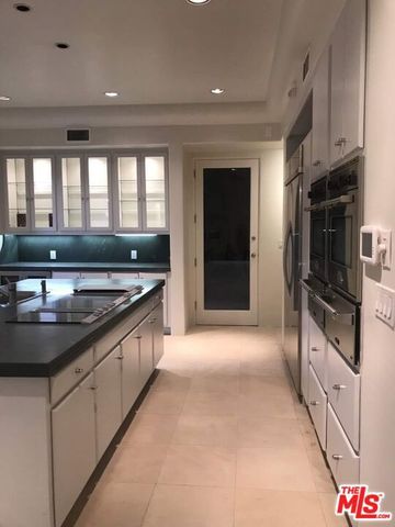 1368 Doheny Place, Los Angeles, CA 90069