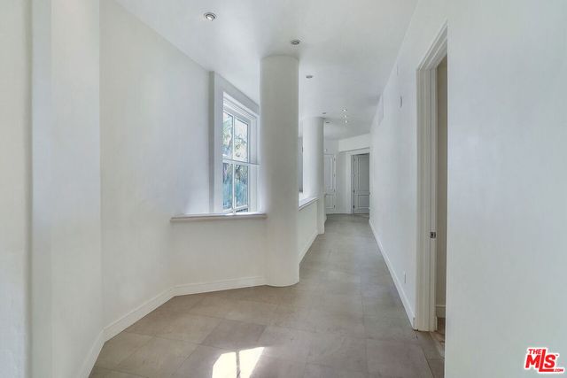 1368 Doheny Place, Los Angeles, CA 90069