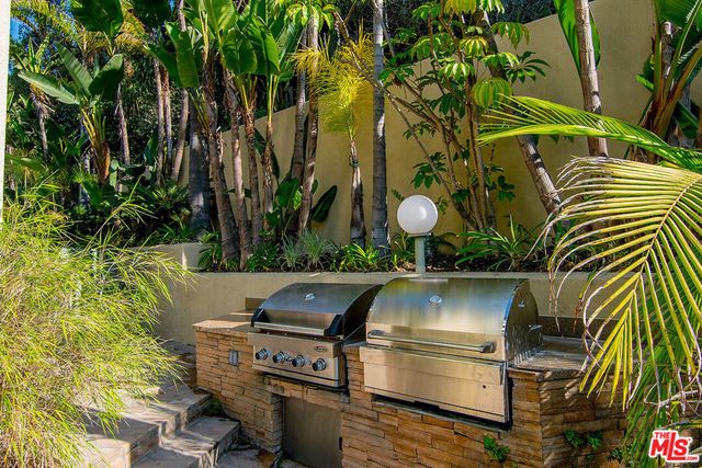 1368 Doheny Place, Los Angeles, CA 90069