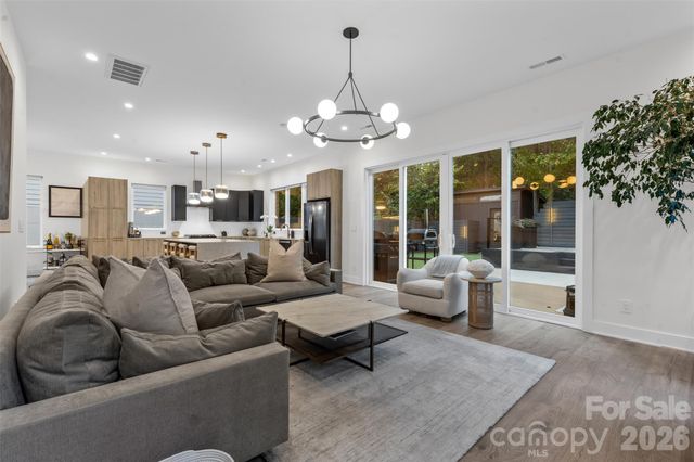 1631 Rama Road, Charlotte, NC 28211