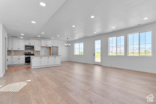 1944 S 2425 W, West Haven, UT 84401