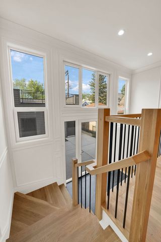 2248 W Ainslie Street, Chicago, IL 60625