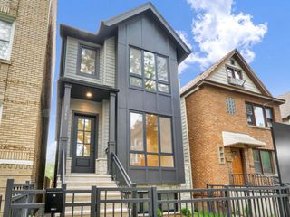 2248 W Ainslie Street, Chicago, IL 60625