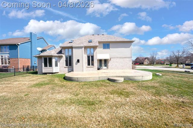 56175 Saint Andrews Drive, Macomb, MI 48042
