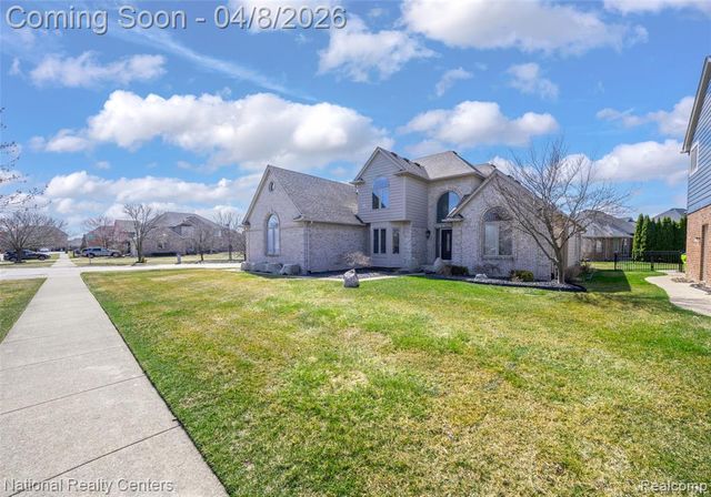 56175 Saint Andrews Drive, Macomb, MI 48042
