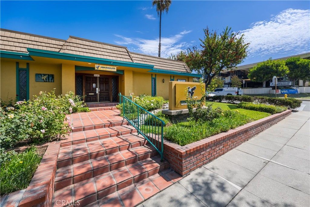 635 W Foothill, Monrovia, CA 91016 — photo 2