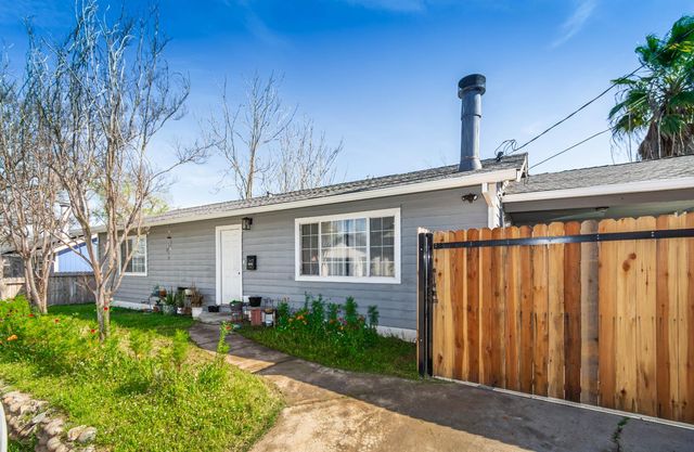 2616 Selma, Sacramento, CA 95815