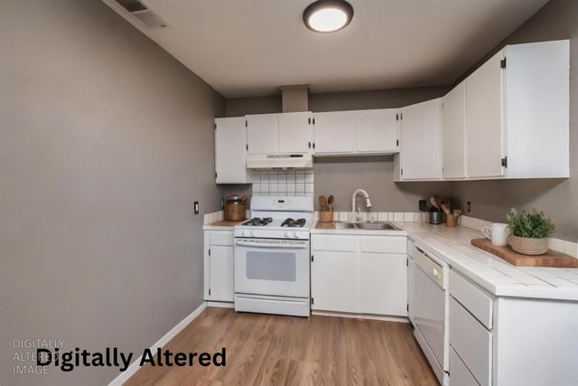 2616 Selma, Sacramento, CA 95815