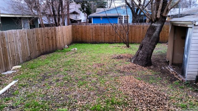 1733 San Francisco, San Antonio, TX 78201