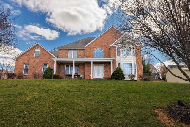 635 LONG MEADOW RD, Fishersville, VA 22939