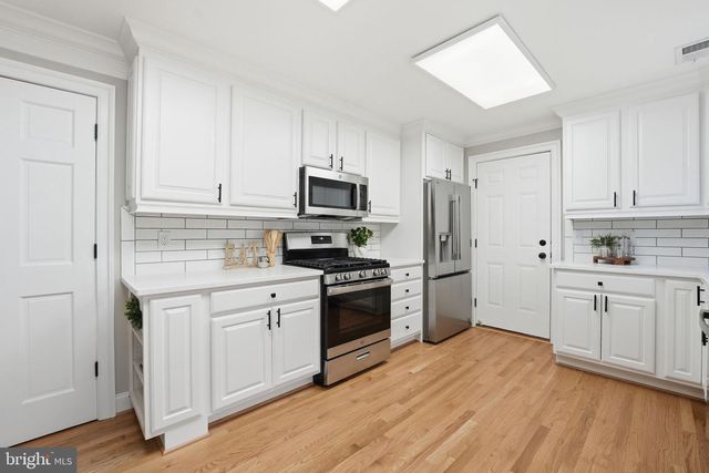 9438 WALLINGFORD DR, Burke, VA 22015