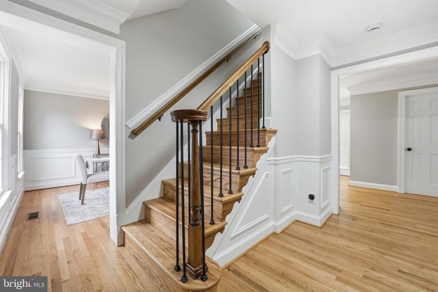 9438 WALLINGFORD DR, Burke, VA 22015