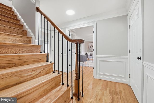 9438 WALLINGFORD DR, Burke, VA 22015