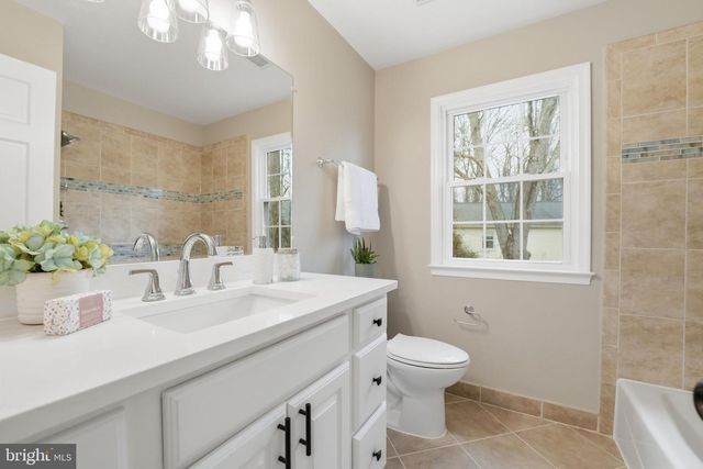 9438 WALLINGFORD DR, Burke, VA 22015