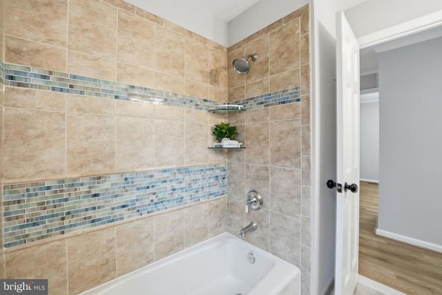 9438 WALLINGFORD DR, Burke, VA 22015