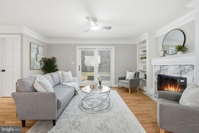 9438 WALLINGFORD DR, Burke, VA 22015