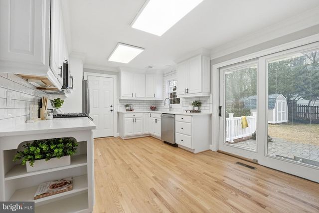 9438 WALLINGFORD DR, Burke, VA 22015