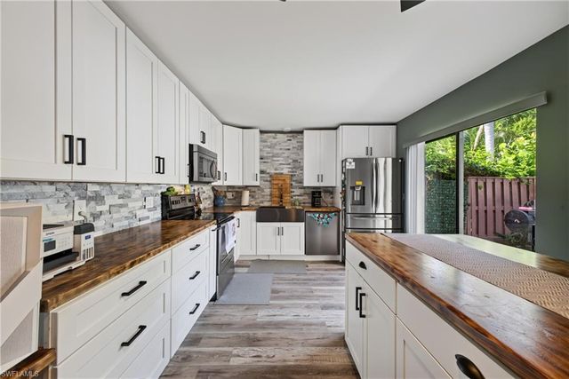 5240 Cedarbend DR 3, Fort Myers, FL 33919