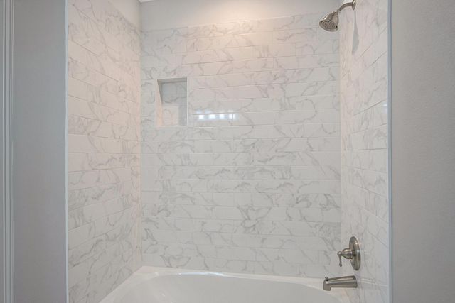 5262 Ella Boulevard 100C, Houston, TX 77018