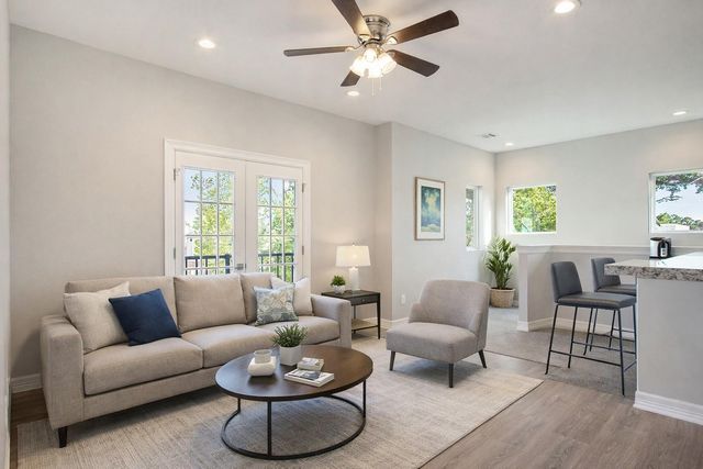 5262 Ella Boulevard 100C, Houston, TX 77018