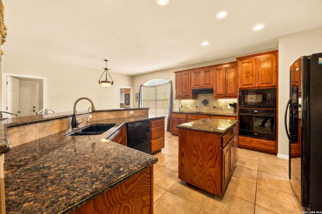 2827 Meadow Breeze, New Braunfels, TX 78132