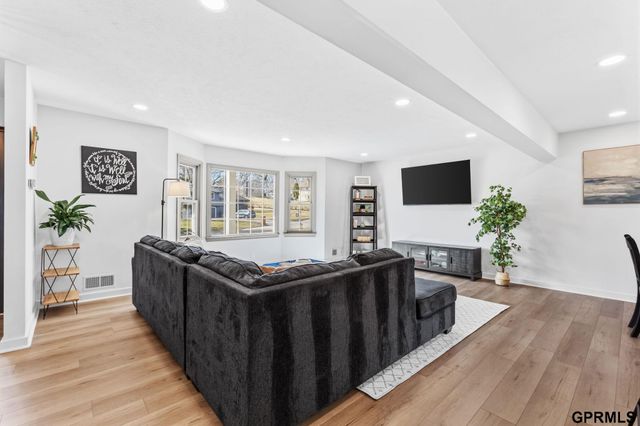 12402 Shamrock Road, Omaha, NE 68154