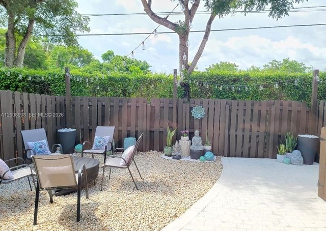 16504 SW 71st Ter, Miami, FL 33193