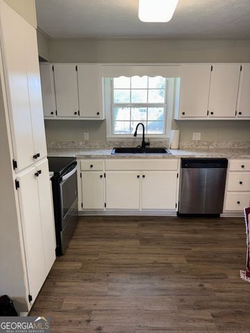 909 Clarks Bluff Road, Kingsland, GA 31548
