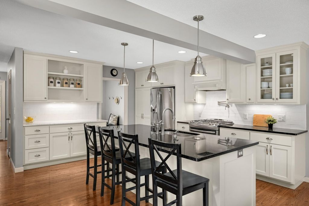 5505 Warden Avenue, Edina, MN 55436 — photo 4