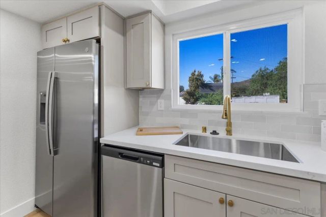 1572 Stone Edge Cir, El Cajon, CA 92021