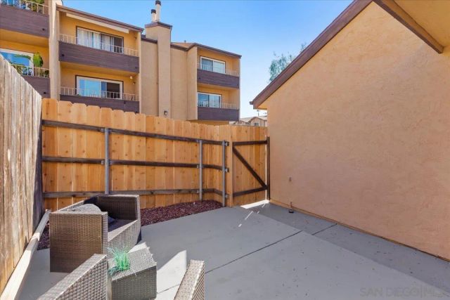 1572 Stone Edge Cir, El Cajon, CA 92021