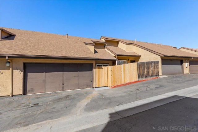 1572 Stone Edge Cir, El Cajon, CA 92021