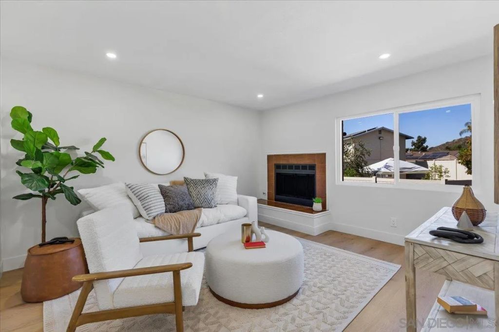 1572 Stone Edge Cir, El Cajon, CA 92021