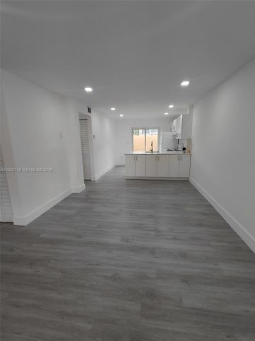 5435 W 24th Ave 14, Hialeah, FL 33016