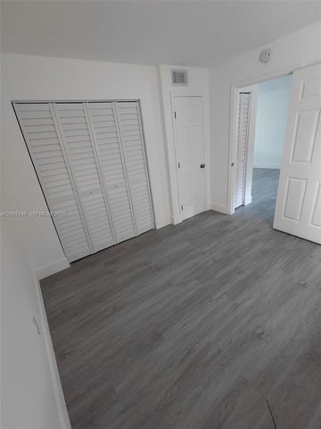 5435 W 24th Ave 14, Hialeah, FL 33016