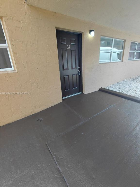 5435 W 24th Ave 14, Hialeah, FL 33016