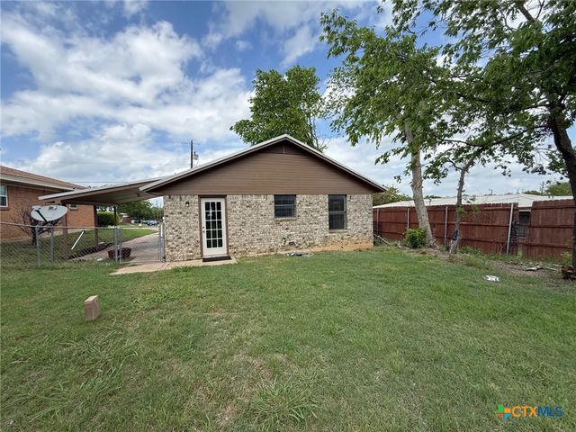 1506 Saint Louis Street, Gatesville, TX 76528