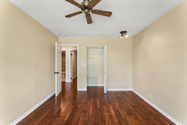 3950 Dundee Road 203, Northbrook, IL 60062