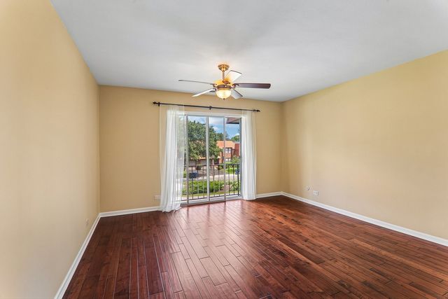 3950 Dundee Road 203, Northbrook, IL 60062