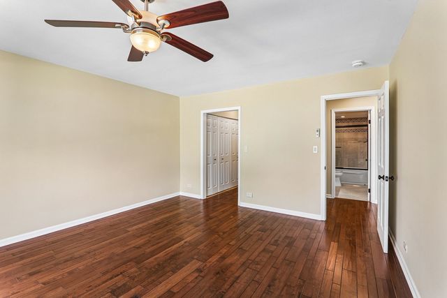3950 Dundee Road 203, Northbrook, IL 60062
