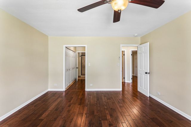 3950 Dundee Road 203, Northbrook, IL 60062